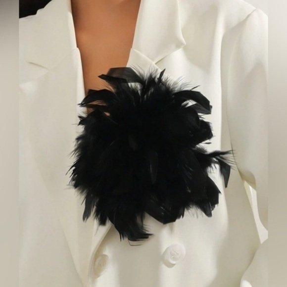 ✨NEW✨Elegant Black Statement Feather Brooch - Picture 4 of 5